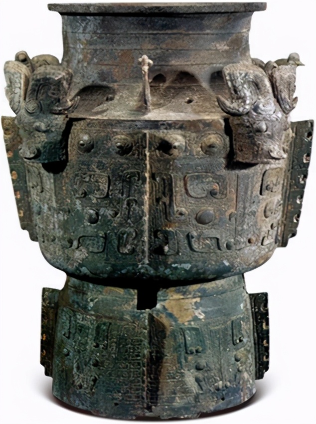 三星堆三号坑出土的青铜神坛文物,三星堆再出土青铜大面具