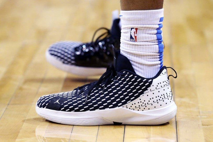 球鞋上脚集锦：假球！黑哨！利指导气到爆