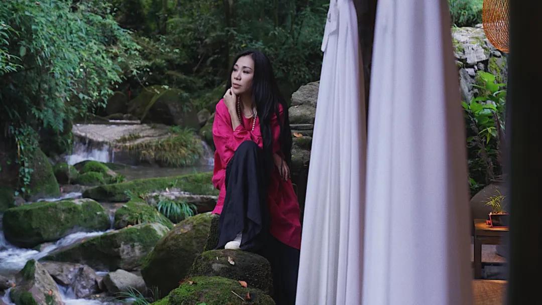 森林秘境的温泉,森林里野奢温泉度假酒店下午茶