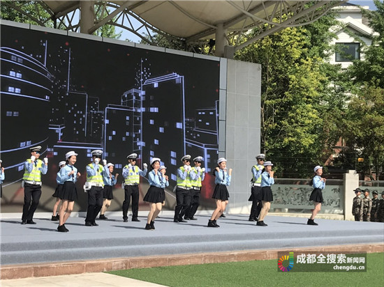 迷路了怎么办?警察“蜀黍”进校园教秘诀