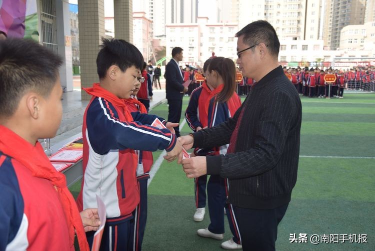 超越从足下起航下一句,2019小学校长杯足球赛