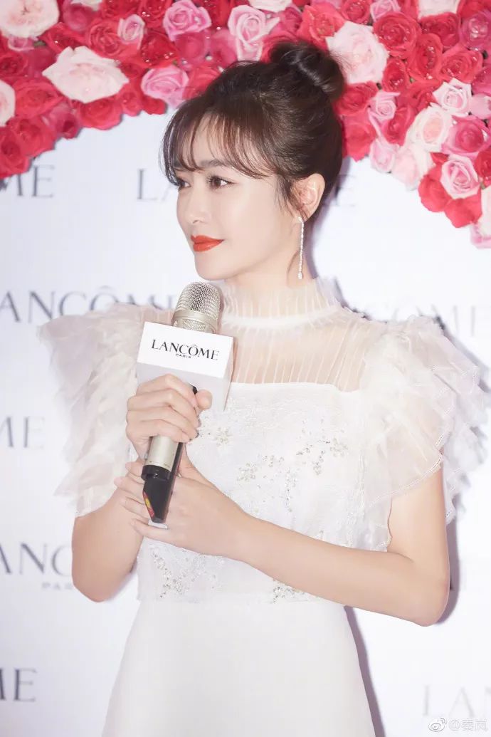 兰蔻彩妆明星同款产品有哪些,兰蔻明星大红瓶