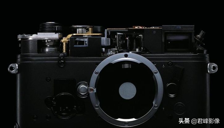 新手入门摄影买徕卡什么相机,日常拍照用徕卡生动还是经典