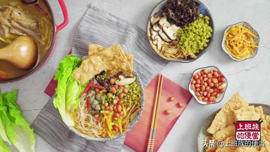 广西柳州螺蛳粉汤底是什么做的,螺蛳粉最简单做法懒人必备