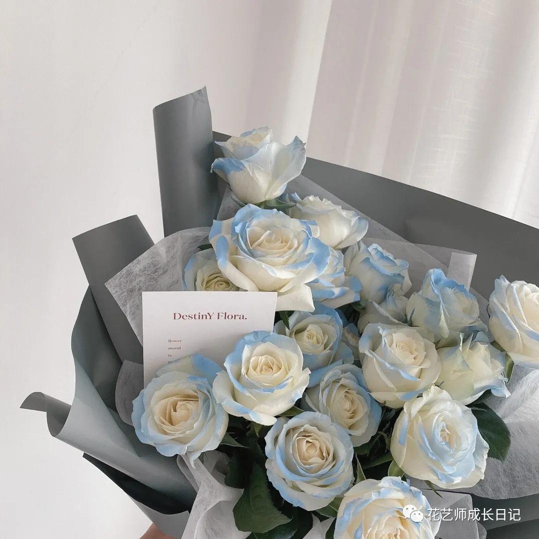 节日特辑vol.3|520碎冰蓝玫瑰花束，再来一波