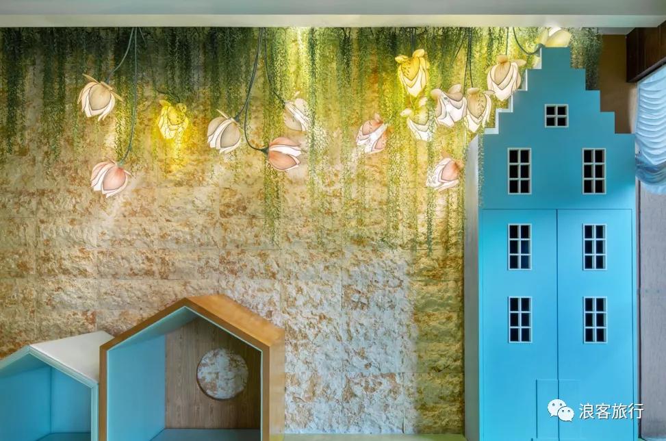 这里是集酒店、商场、餐饮、游乐园、探险王国一体的三亚度假酒店