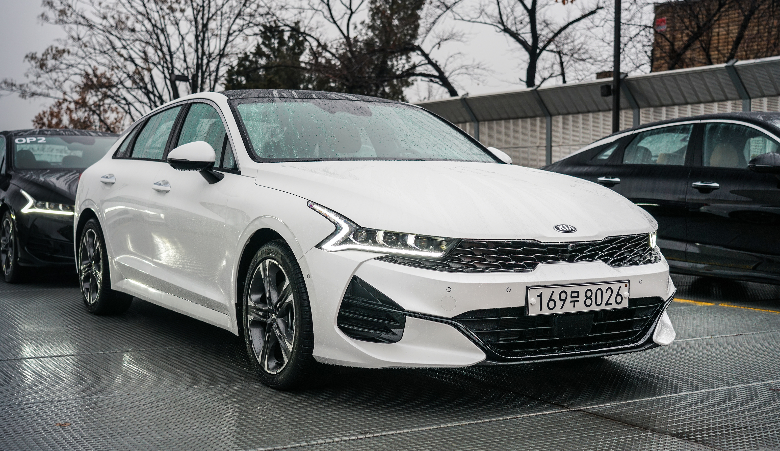 起亚k5是b级车吗,全新起亚k5高颜值运动帅气真香