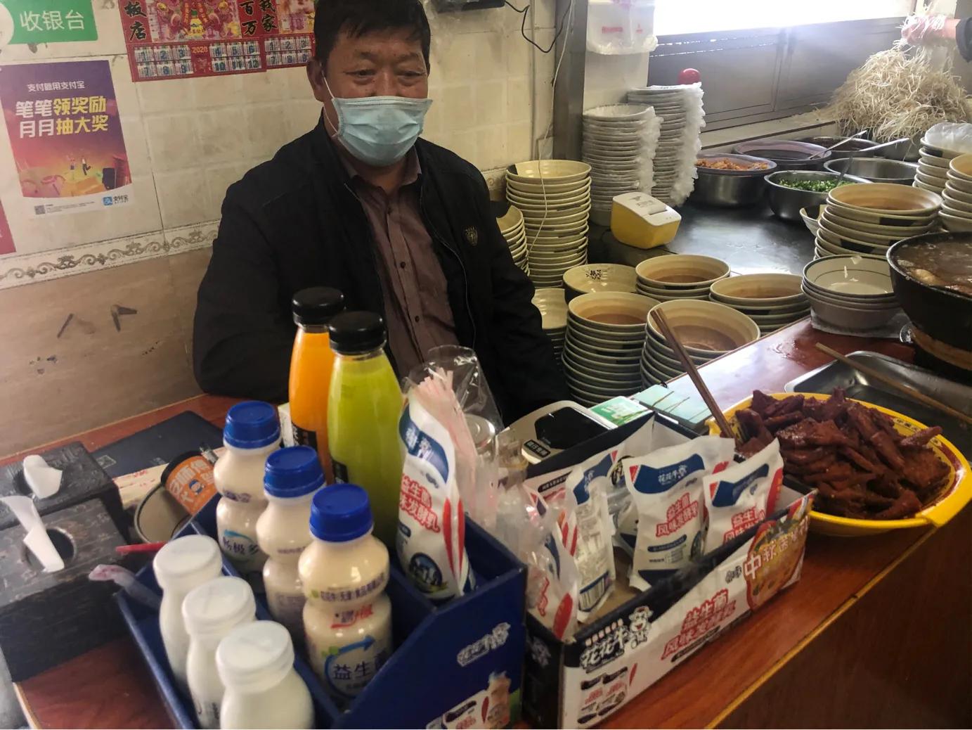 火车头步行街热干面,郑州的火车头