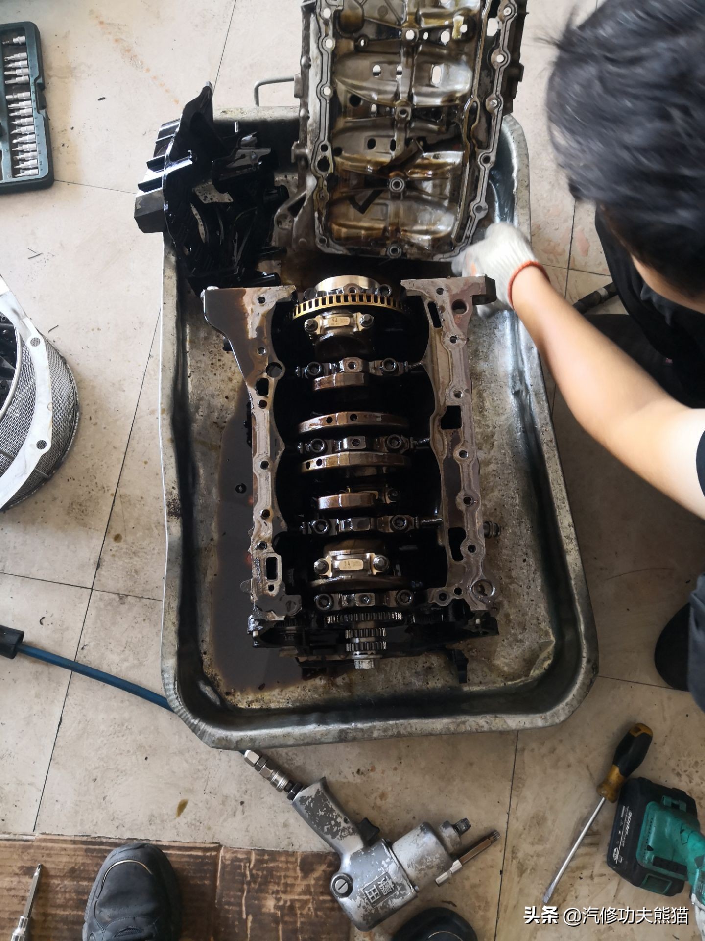 如何检测奥迪三代ea888是否烧机油,大众三代ea888发动机机油灯报警