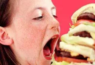 孩子抑郁焦虑一不开心就暴饮暴食,孩子暴饮暴食怎么改善