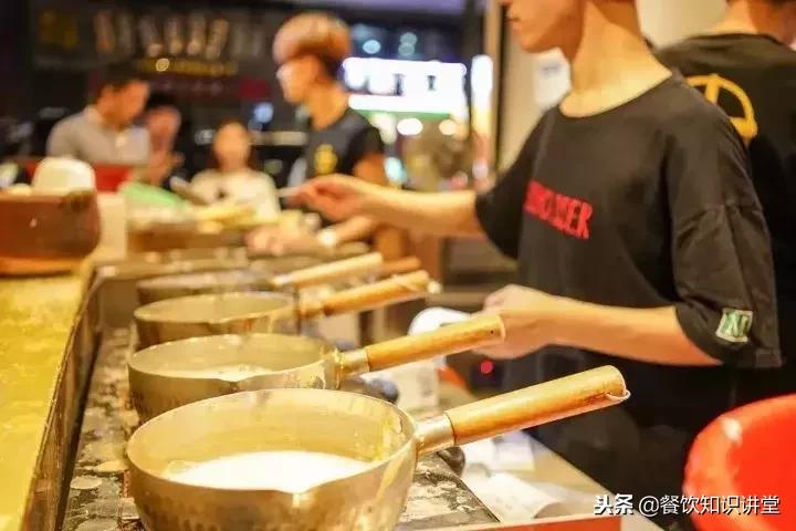 这个品牌用豆浆开了37家店成网红比喜茶、奈雪、茶颜悦色还会玩