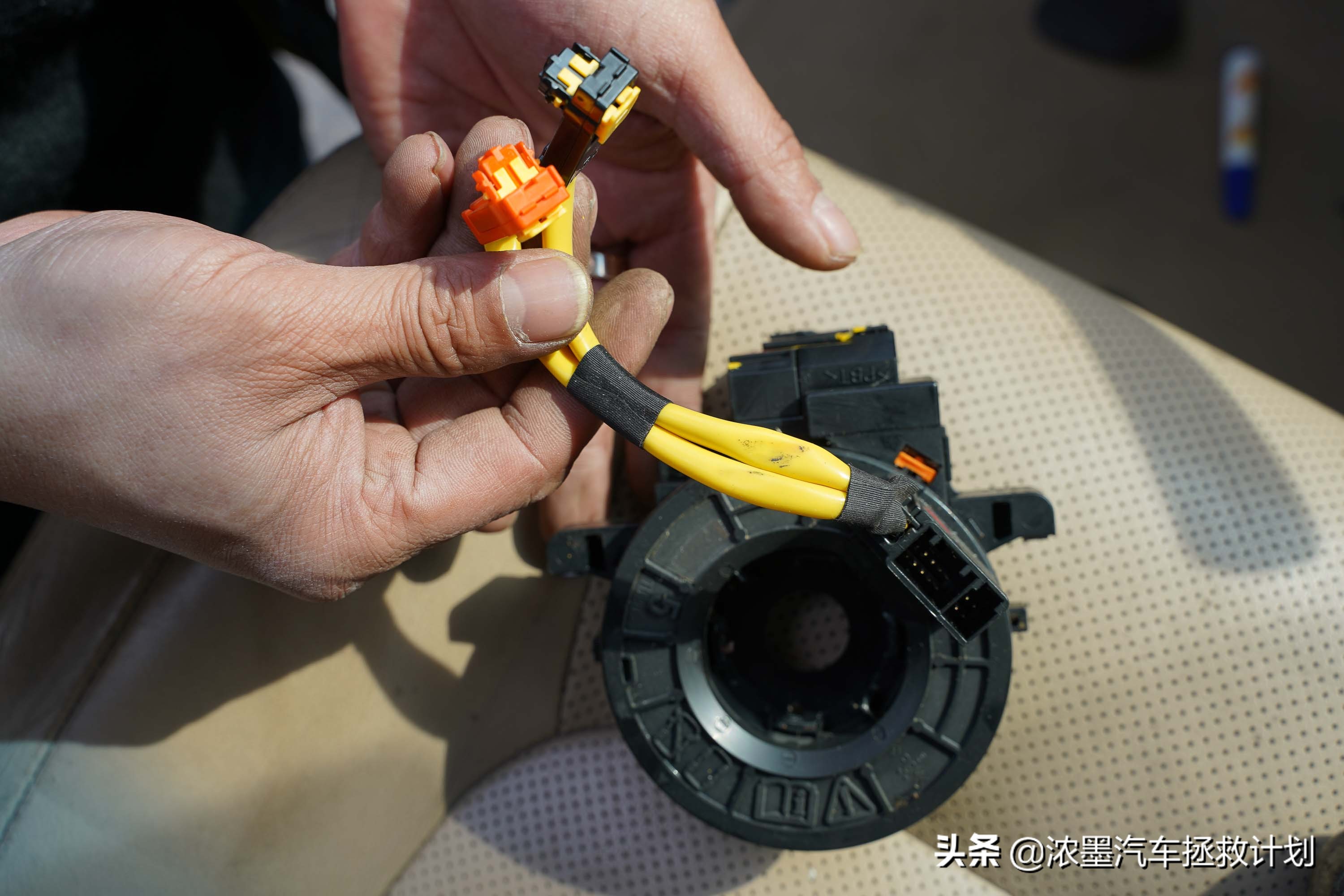 丰田霸道酷路泽带你翻山越岭,丰田兰德酷路泽低速4驱越野模式