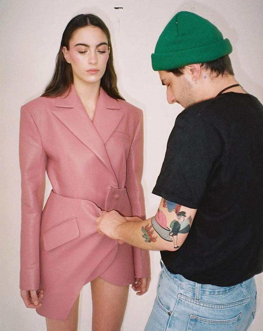 一套西装又正式又休闲,30-35岁女性春季穿搭西装