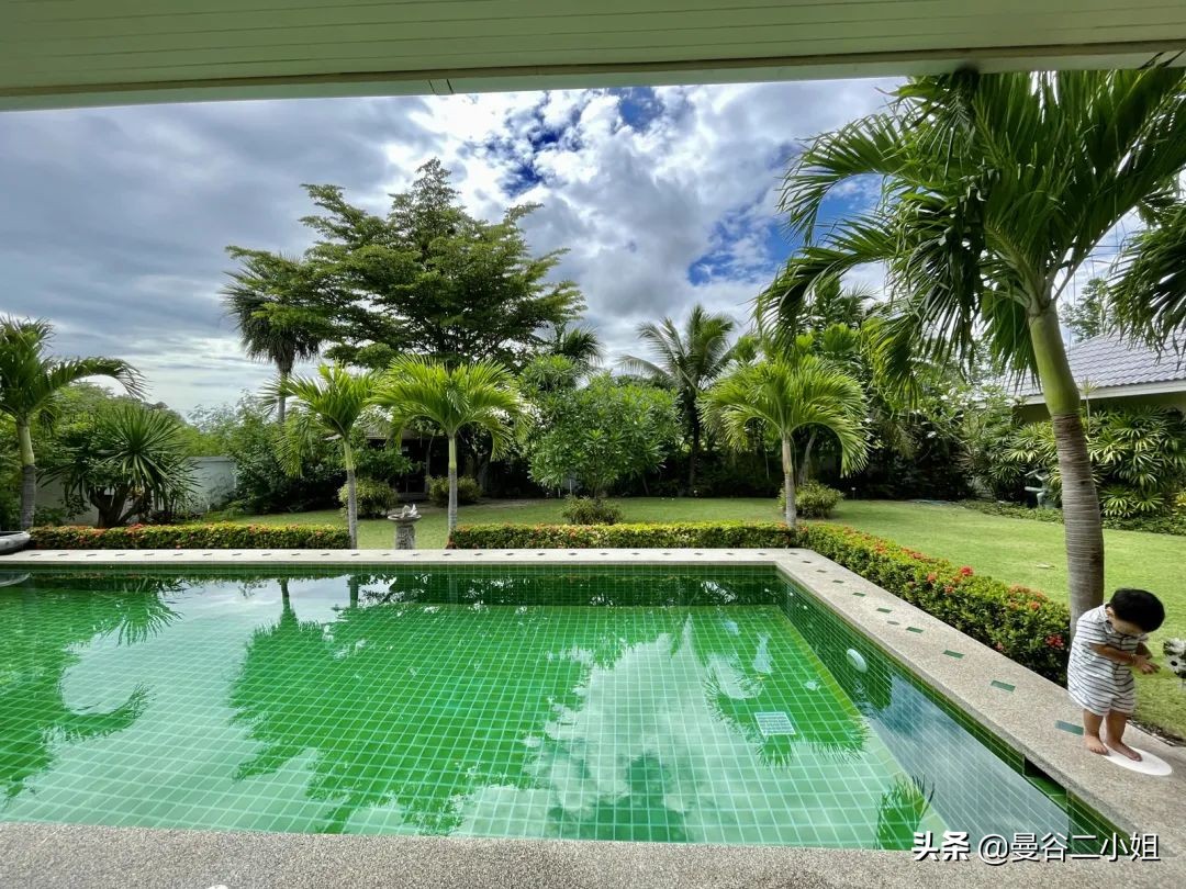 我们又双叒叕搬家了!500㎡泰国深山别墅,清风徐来鸟语花香