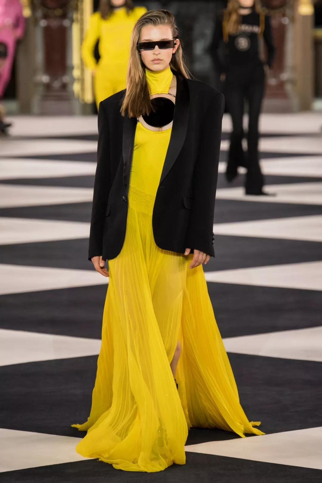 2020流行什么颜色的衣服,今年最流行的衣服颜色是什么颜色