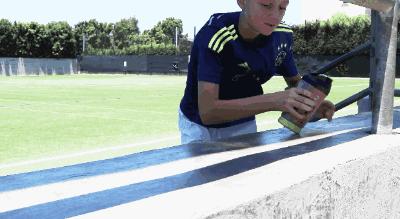 不需要电的搅拌机，摇一摇，随时随地喝新鲜果汁