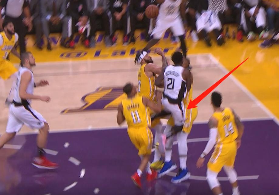 詹姆斯被冲撞后续,詹姆斯比赛压倒贝弗利冲突