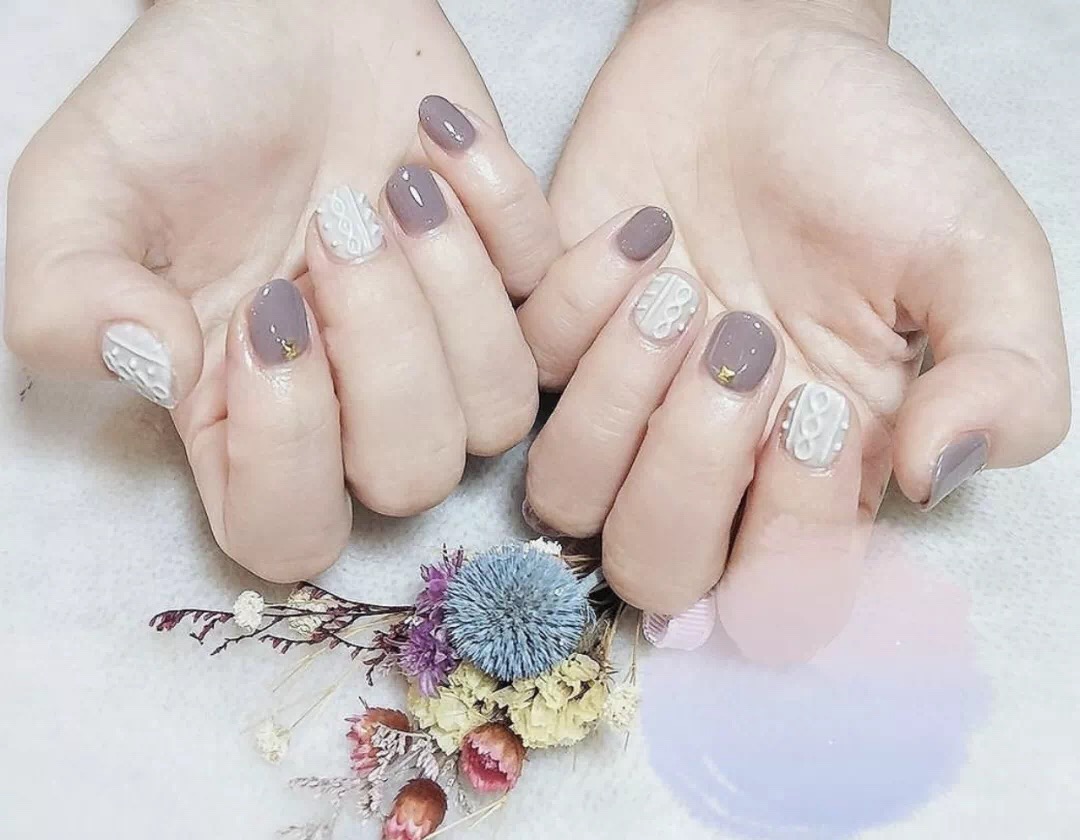 可爱又时髦的毛衣美甲教程，是时候给你的指尖换上“冬装”啦！