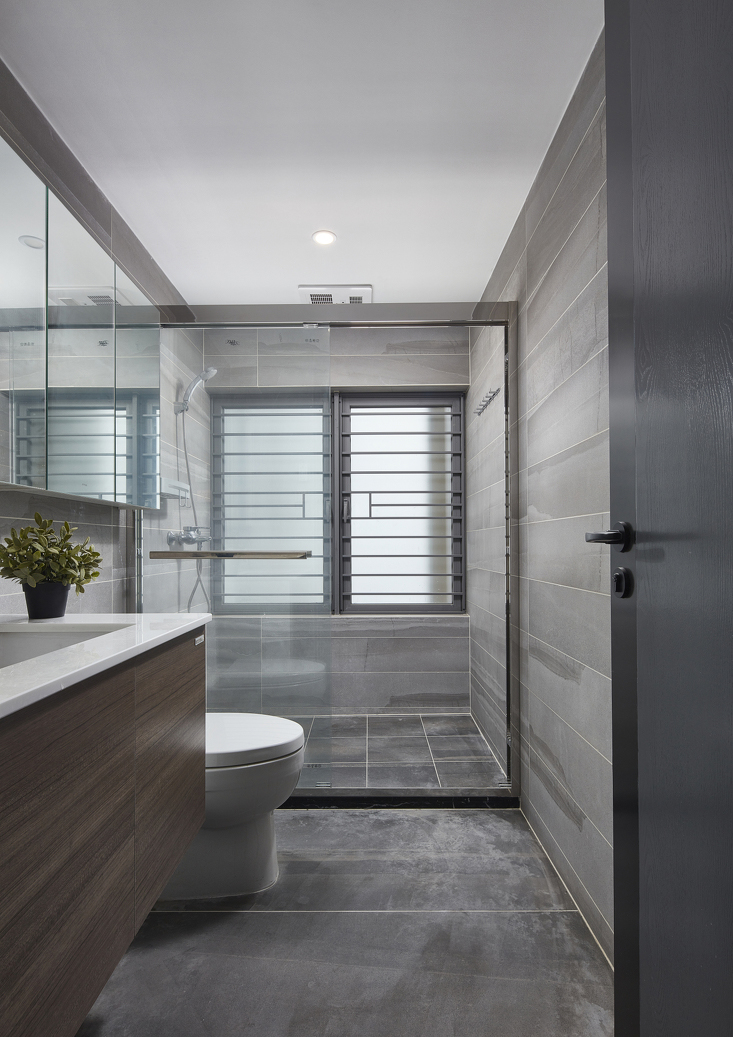 卫生间浴室柜马桶淋浴房搭配,卫生间淋浴房马桶洗手盆如何布置