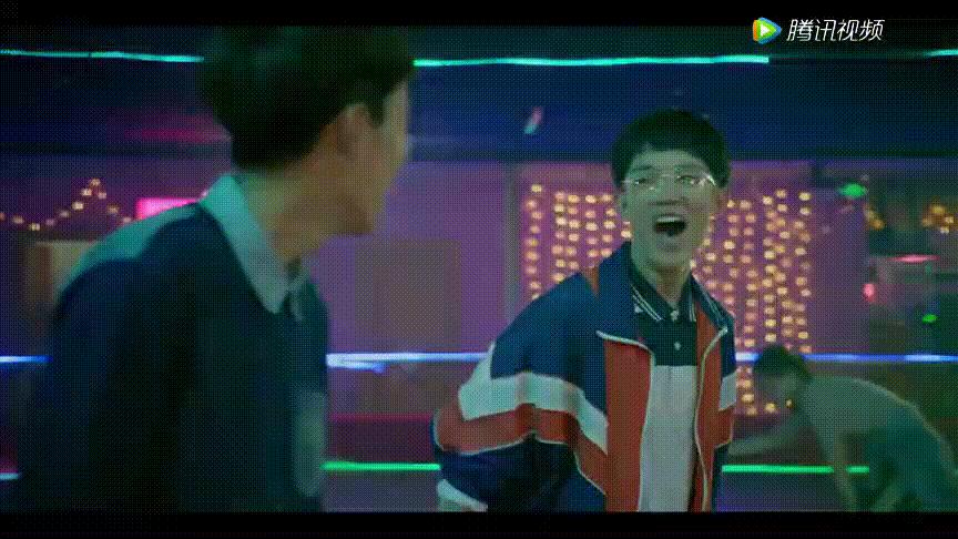 十八岁的蠢事你还能记得几件？陪你做蠢事的人还在你身边吗？