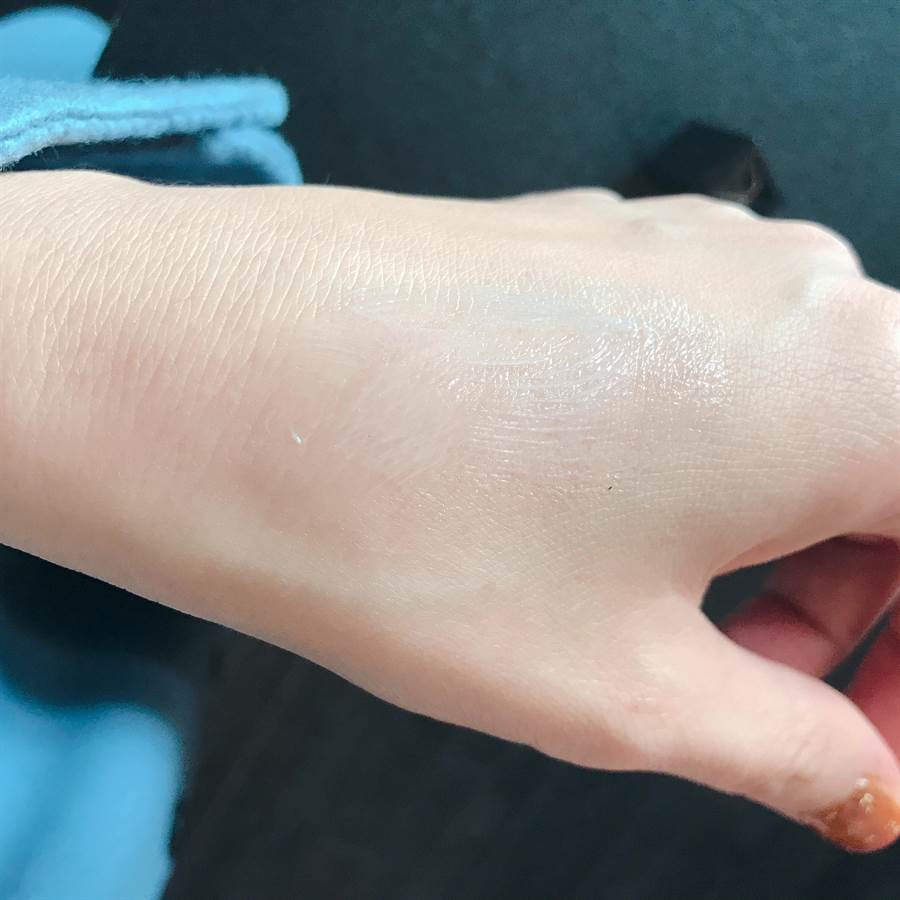 贵妇顶级BA黑瓶又添新的生力军，这次是全能眼霜，一擦保证回不去