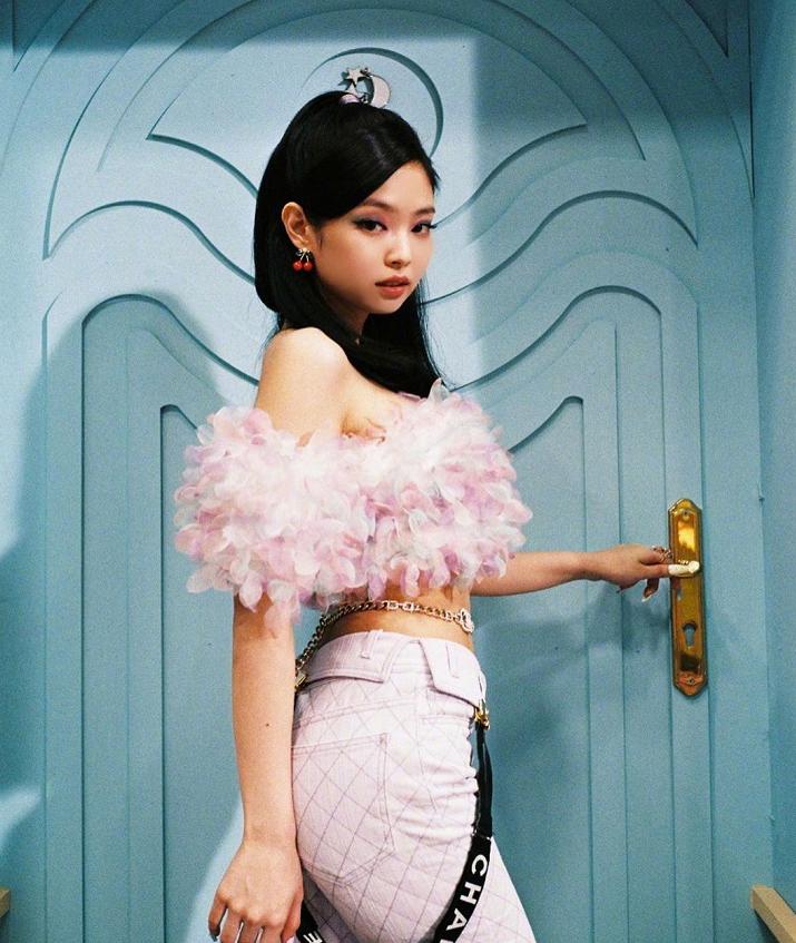 jennie紫色连衣裙蹦迪,jennie白色连衣裙造型