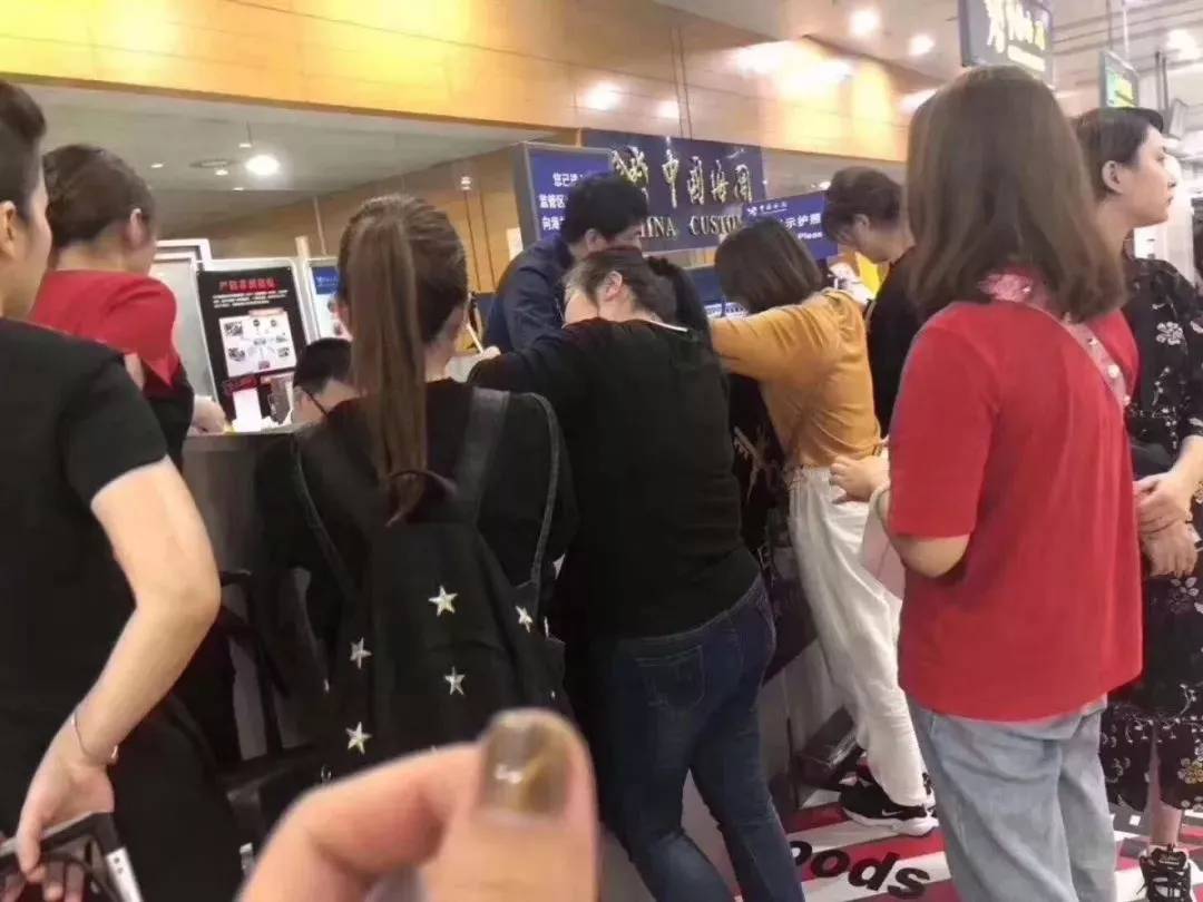 出国带东西回来要缴税吗,出国帮人带东西的后果