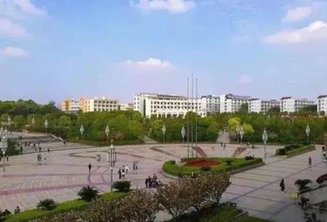 江西这所大学很“尴尬”，曾经是全国重点高校，如今二本招生