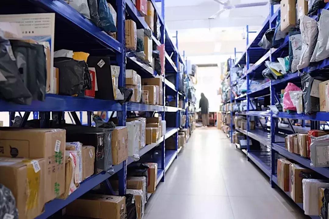 “包邮区”最大的快递驿站:昆山苹果代工厂百万包裹里的万种人生