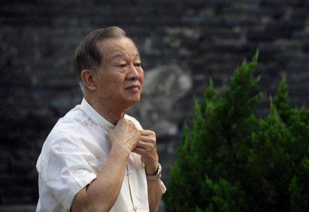 曾仕强讲世界上是否有鬼神存在,曾仕强教授讲人死了有鬼吗