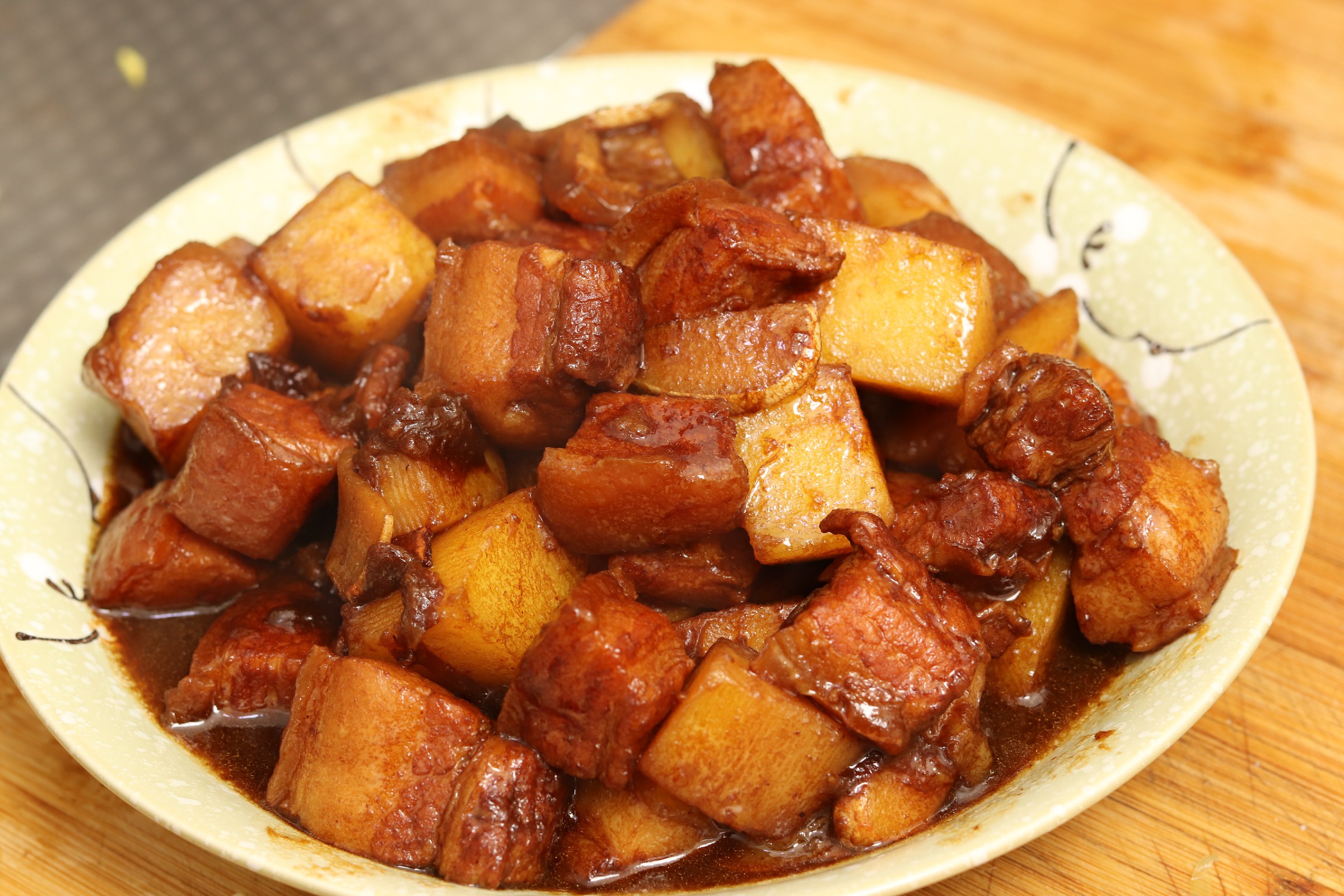 红烧肉的家常做法肥而不腻,红烧肉的做法家常肥而不腻