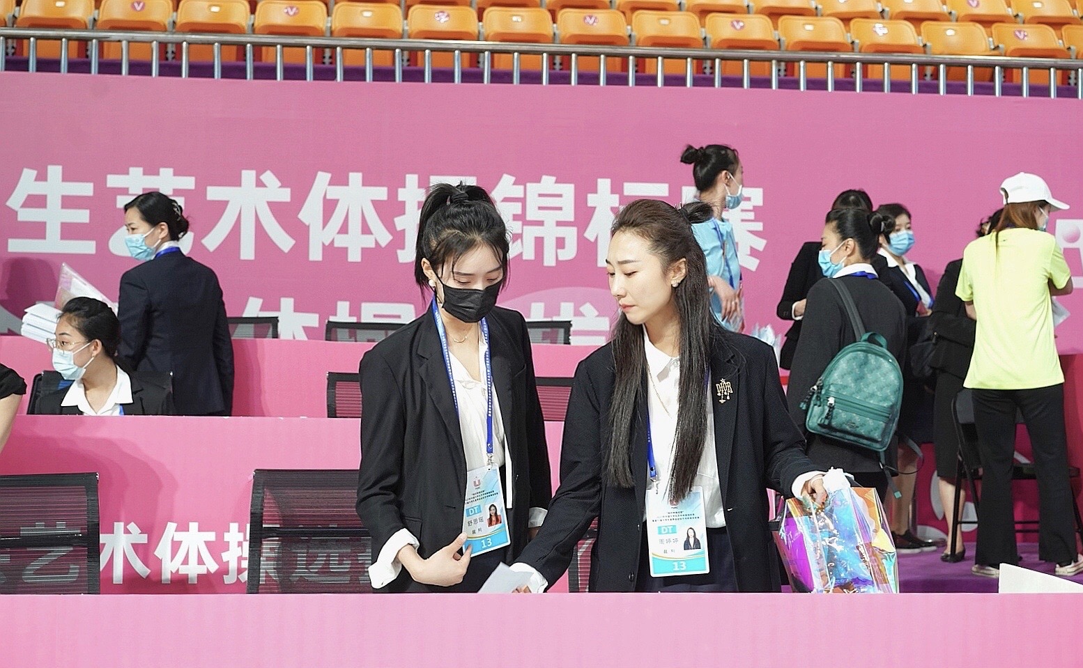 她曾是体操女神,她是北体校花因一字马爆红