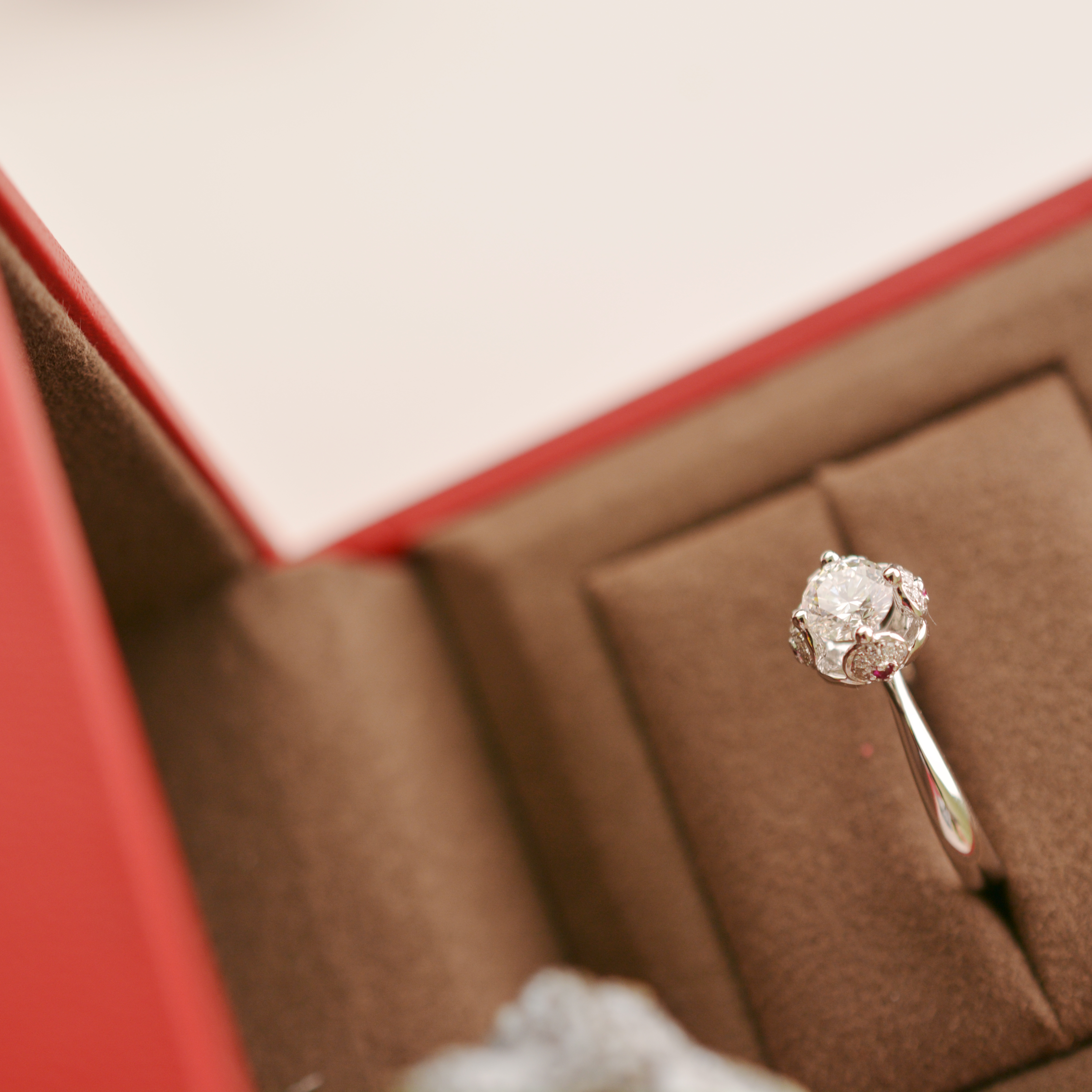 周大生钻石知识讲解 (周大金钻石的品质和产地)