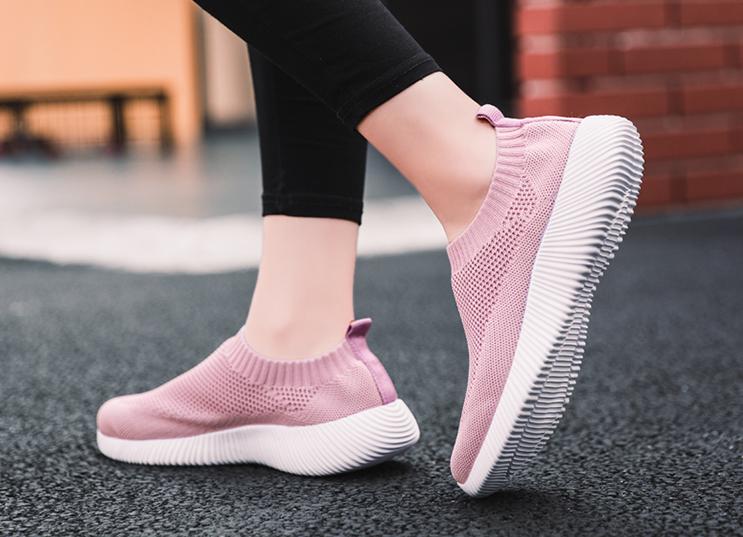 飞织高档透气鞋,滴水不漏的黑科技飞织鞋