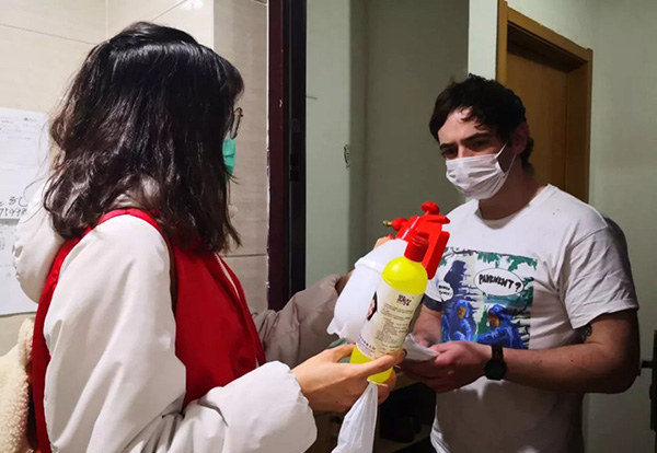 上海疫情志愿团队,上海志愿者加油抗击疫情