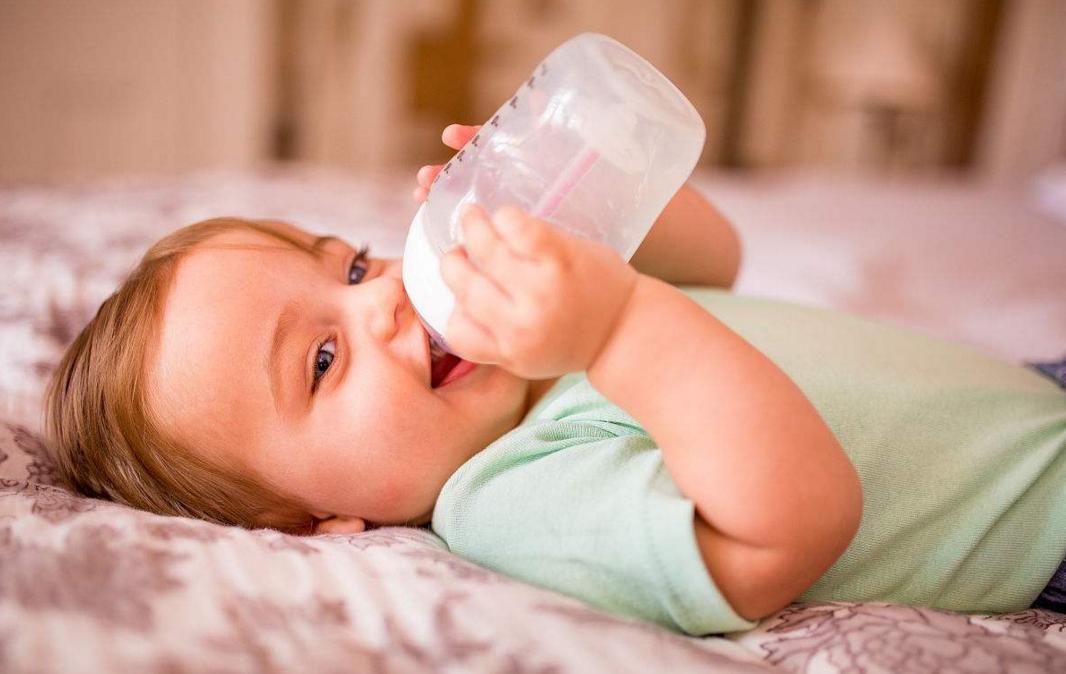 宝宝对奶粉过敏要查什么,宝宝对牛奶过敏妈妈应该注意什么