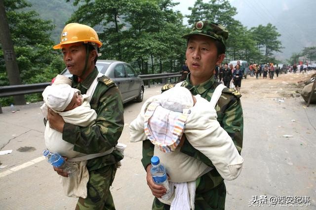 编造虚假故事或经历,编造的故事