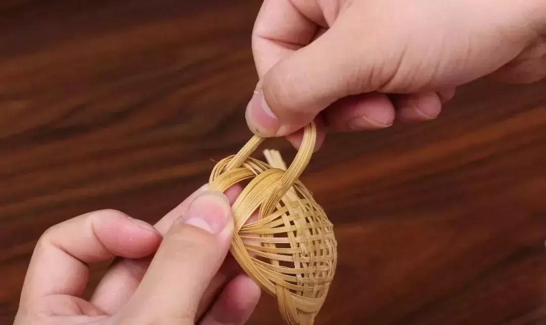 巴奴非遗竹编发簪怎么戴,简单的手工木制发簪教程