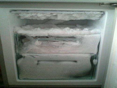 冰箱清冰最简单的方法,冰箱老结冰怎么办小妙招视频