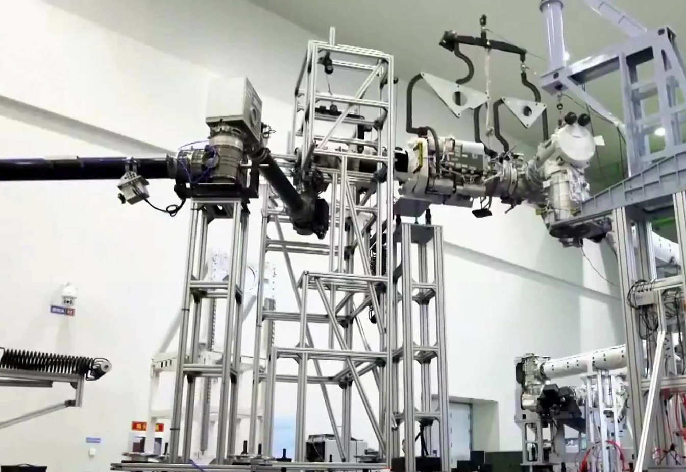 中国空间站机械臂有几个爬行点,中国空间站机械臂真的能爬行