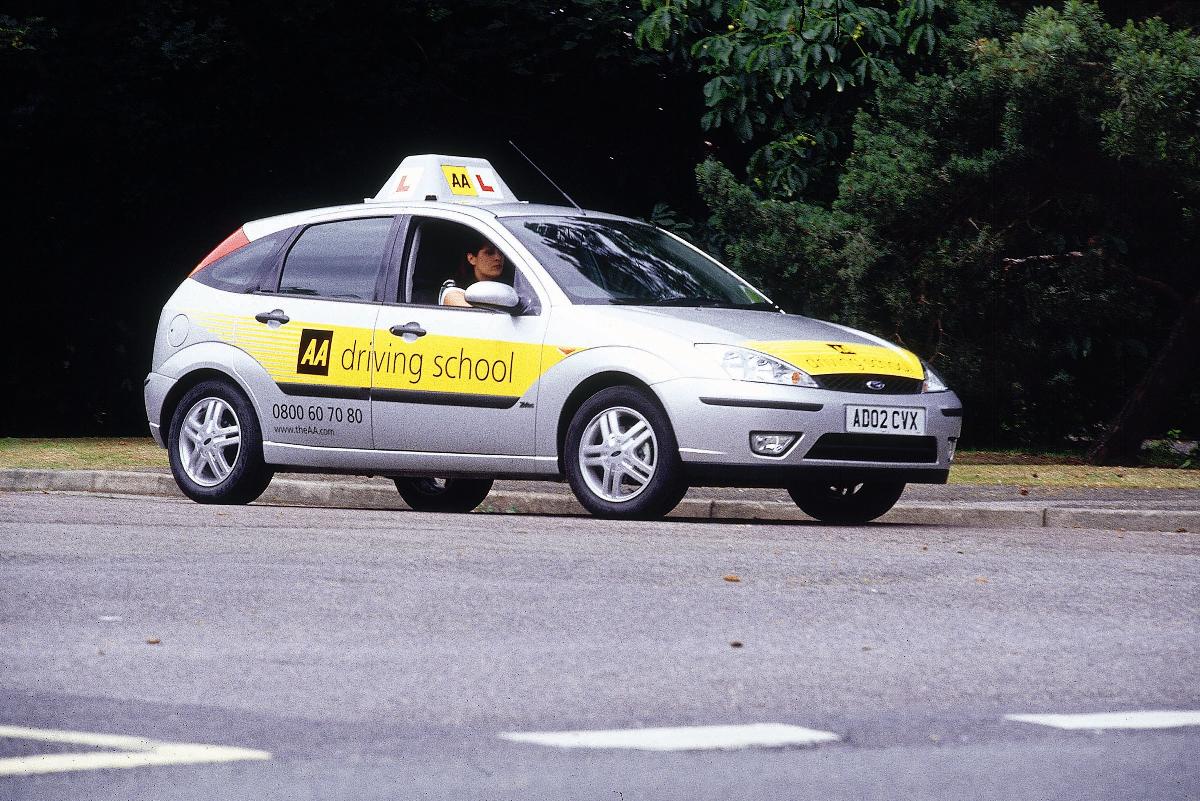 奇葩！国外考驾照：三次不过你要被送去测智商