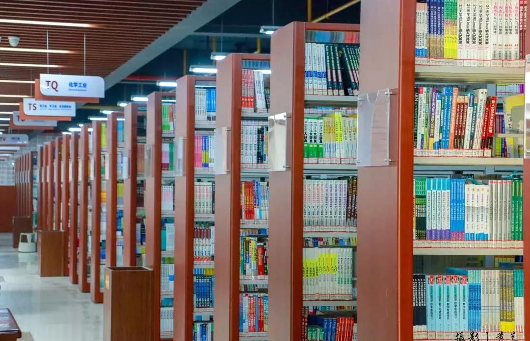 武汉外语外事职业学院出国,在武汉外语外事职业学院上学