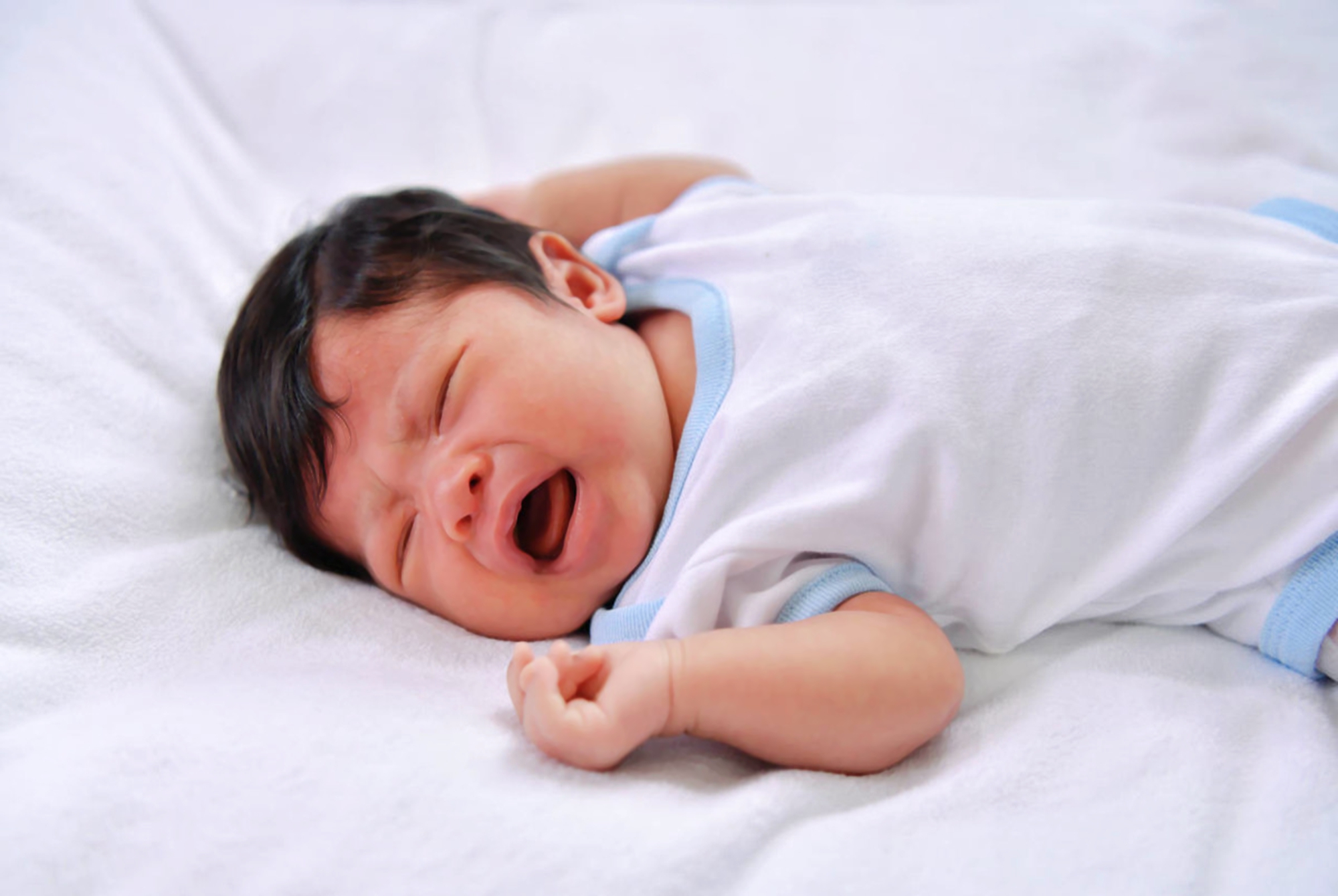 宝宝头上斑秃是什么原因造成的,是不是每个宝宝都秃顶