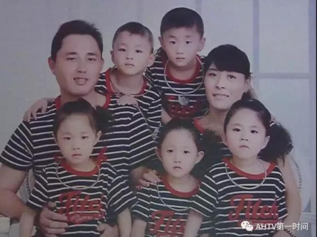 三胞胎家长会怎么开,五胞胎被分到5个班爸爸称怕淘气