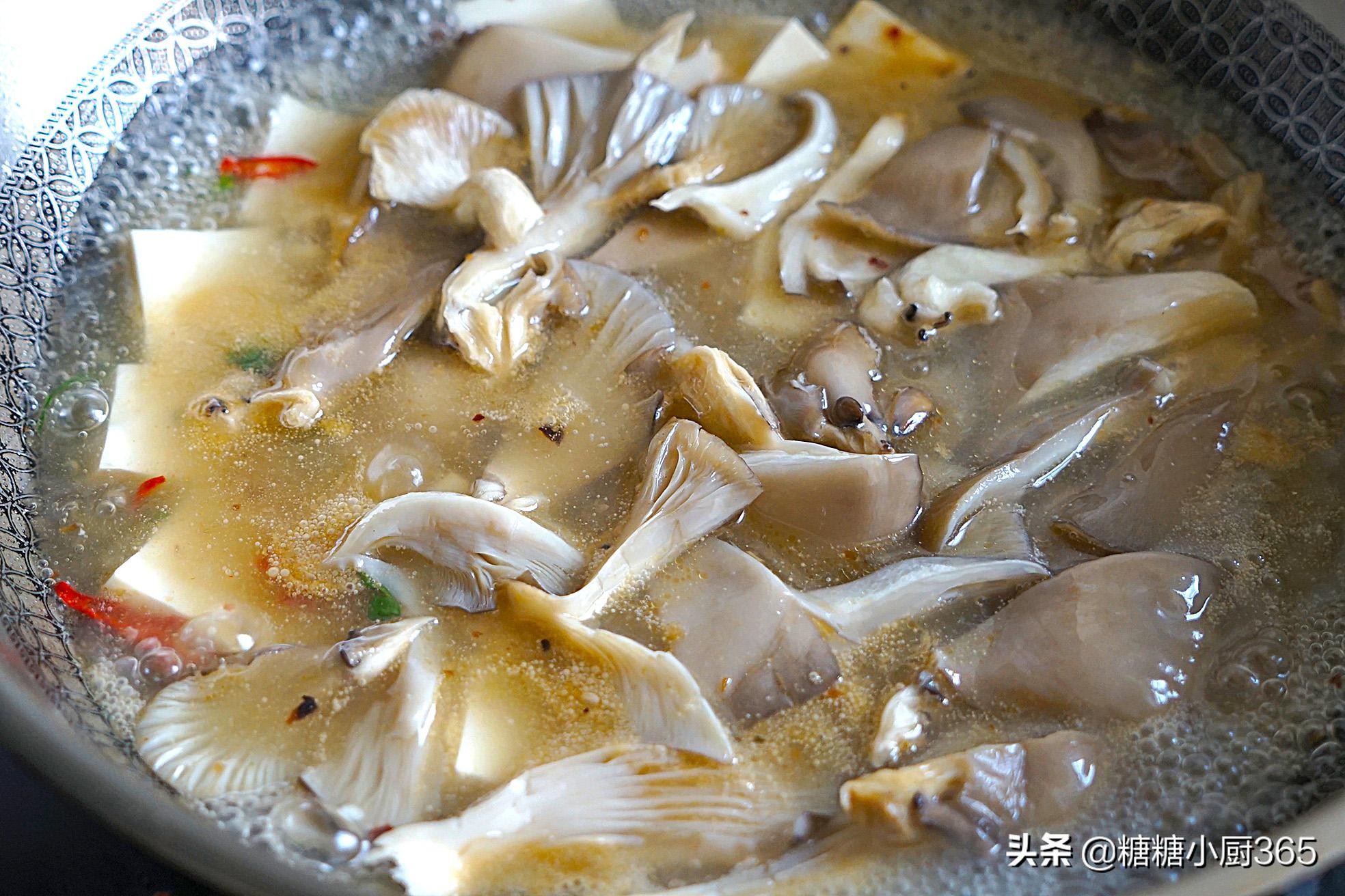 平菇炖豆腐正宗做法,平菇和豆腐汤