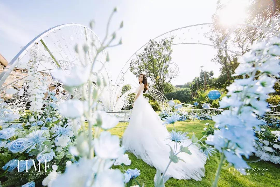 一场由3000米星星灯组成的梦幻婚礼《星夜花园》