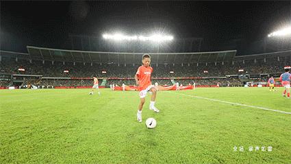 全*运民**动热潮下，这群绿茵场上的青少年，踢出了未来