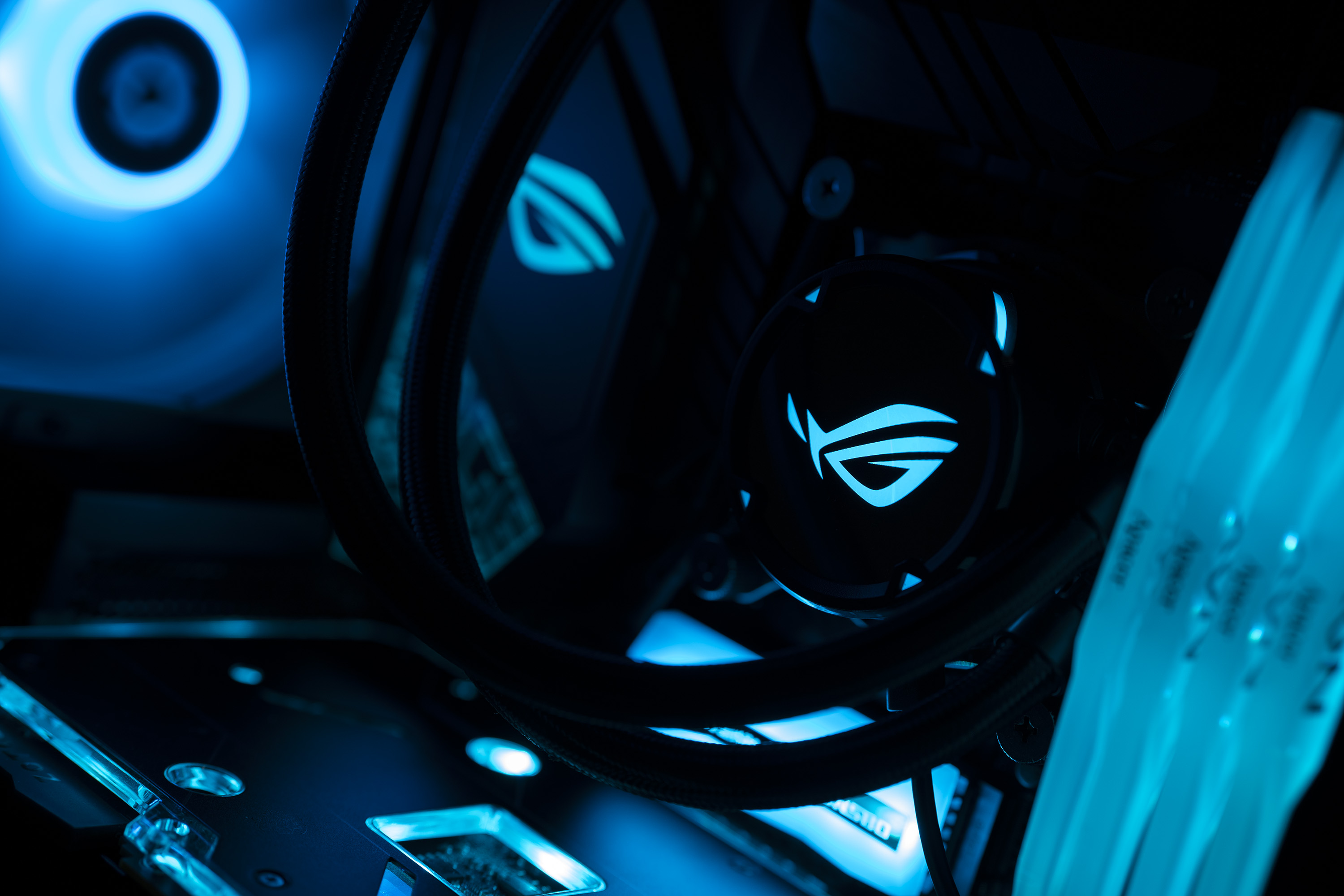 顶级机箱装机,第一次装机推荐机箱