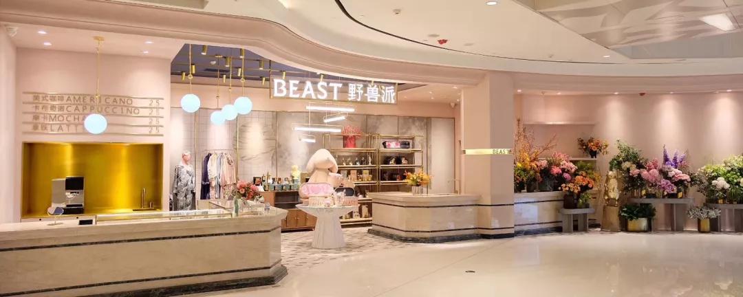 prada跟nike联名海报,pradanike合作款