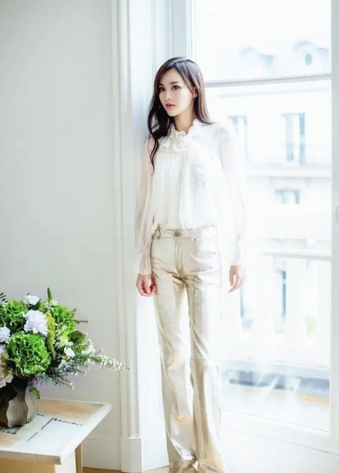 唐嫣和罗晋一起走红毯的细节,唐嫣与罗晋同框